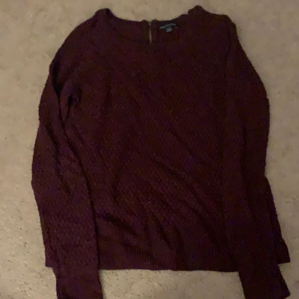American eagle maroon lightweight sweater